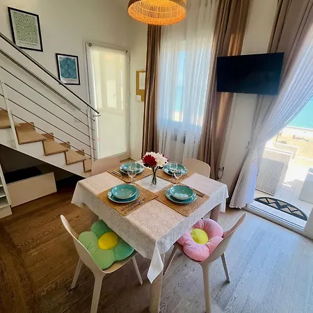 アパート Conero Casa - Di Numana In Via Litoranea 101 Sul Mare Vista Con Parcheggio Esclusivo マルチェッリ